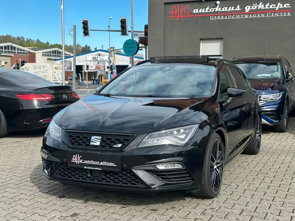 Main__Slider__Photo:Seat Leon ST Cupra 300 4Drive *PANO*KEYLESS*DCC 03/2017-0