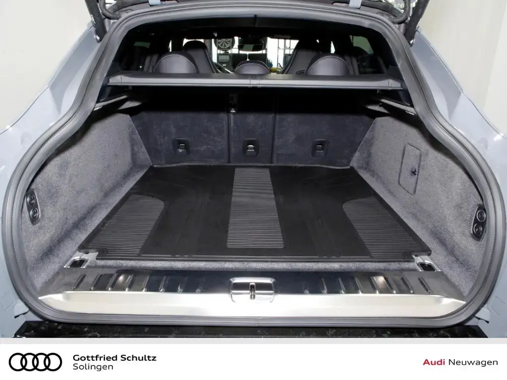 Main__Slider__Photo:Aston Martin DBX 707 23'' 08/2025-1