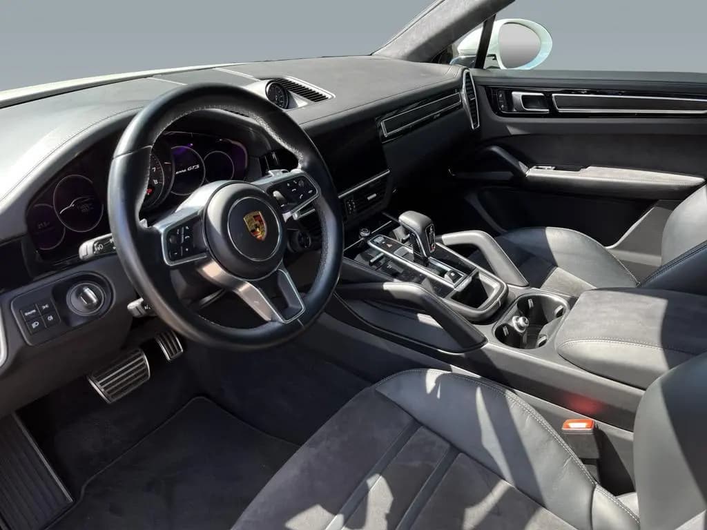 Main__Slider__Photo:Porsche Cayenne GTS Coupe BOSE,Sitzheizung vorne,Surroun 01/2022-0