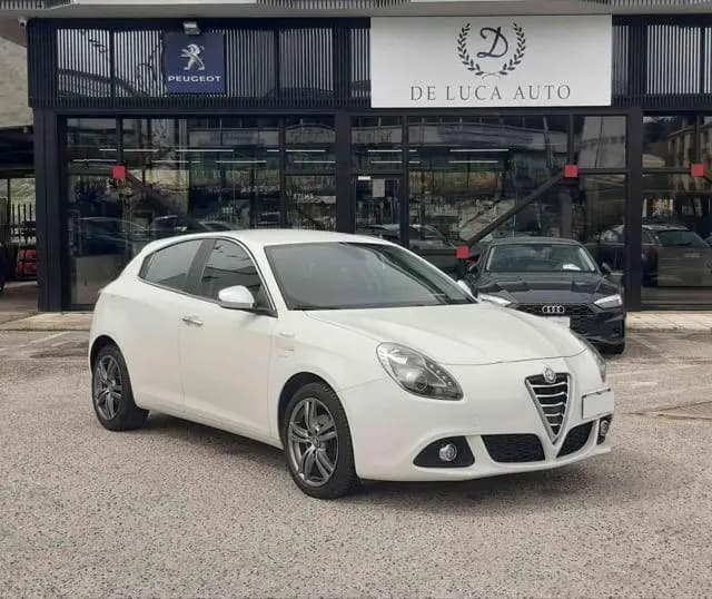 Main__Slider__Photo:Alfa Romeo Giulietta ROMEO Giulietta 1.6 JTDm-2 105 CV Distincti 03/2014-0