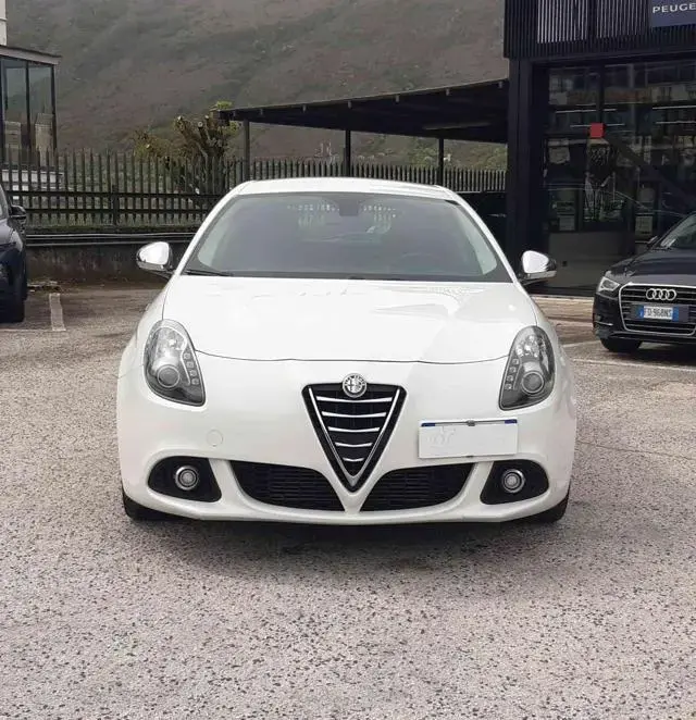 Main__Slider__Photo:Alfa Romeo Giulietta ROMEO Giulietta 1.6 JTDm-2 105 CV Distincti 03/2014-1