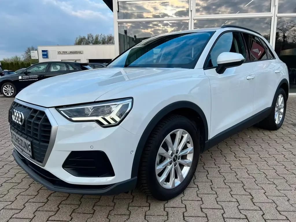 Main__Slider__Photo:Audi Q3 35 TFSI LED NAVI E-KLAPPE GRA GJR SHZ PDC APP 07/2021-0