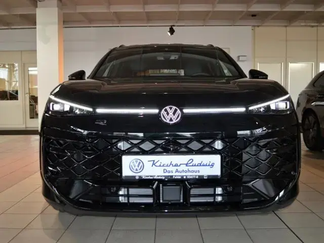 Main__Slider__Photo:Volkswagen T-Roc 1.5 eTSI DSG R-Line Black Style IQ ALU 19" 01/2026-1