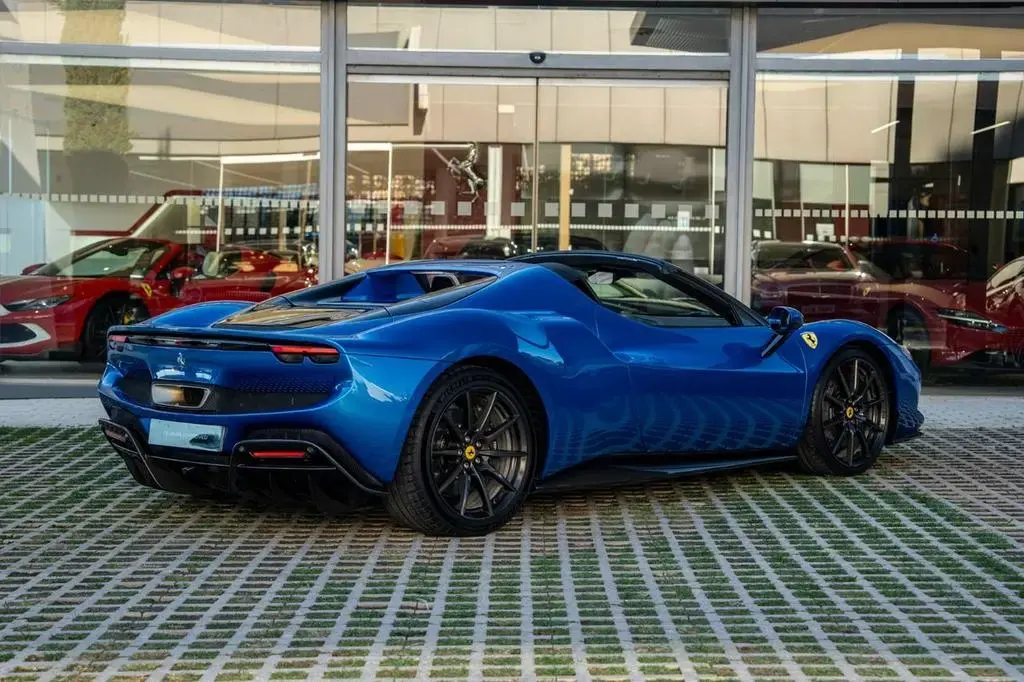 Main__Slider__Photo:Ferrari 296 GTS GTS 06/2025-1
