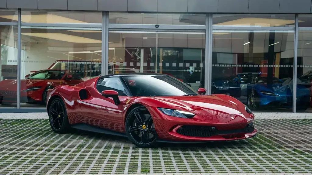 Main__Slider__Photo:Ferrari 296 GTS GTB 10/2022-1