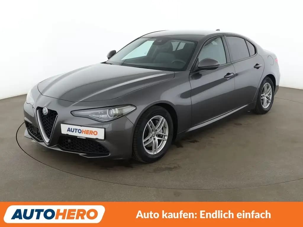 Main__Slider__Photo:Alfa Romeo Giulia 2.2 JTDM Super Aut.*NAVI*TEMPO*CAM*PDC* 03/2017-0