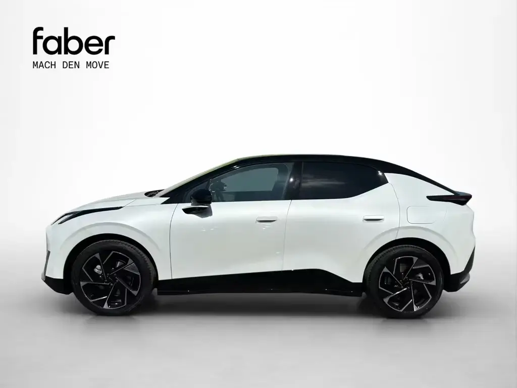 Main__Slider__Photo:Lynk&Co 02 More null-1