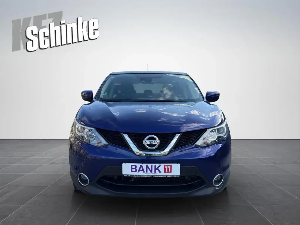 Main__Slider__Photo:Nissan Qashqai Acenta 08/2015-1
