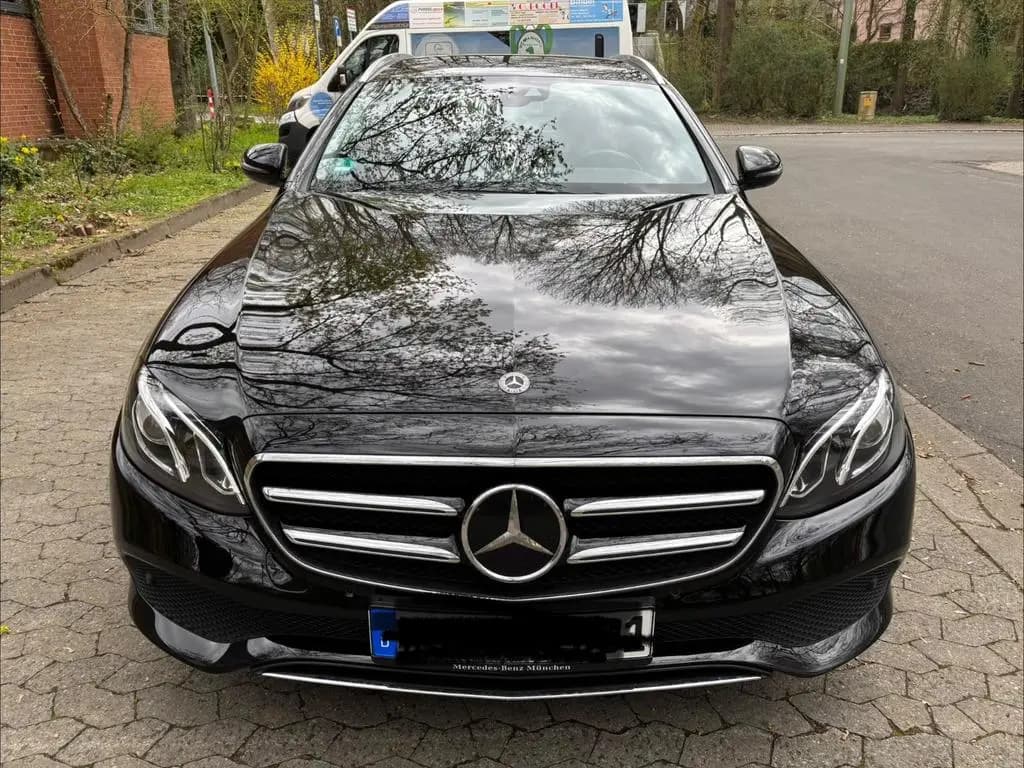 Main__Slider__Photo:Mercedes-Benz E-Class 200 T Autom. Mild Hybrid 197PS 09/2019-0