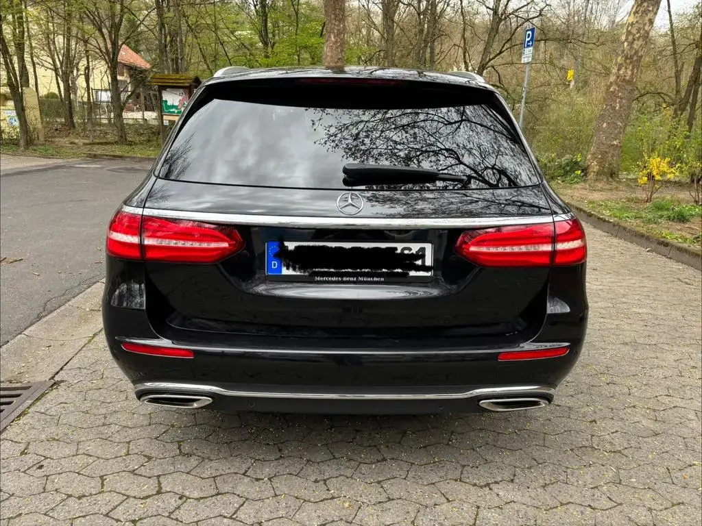 Main__Slider__Photo:Mercedes-Benz E-Class 200 T Autom. Mild Hybrid 197PS 09/2019-1