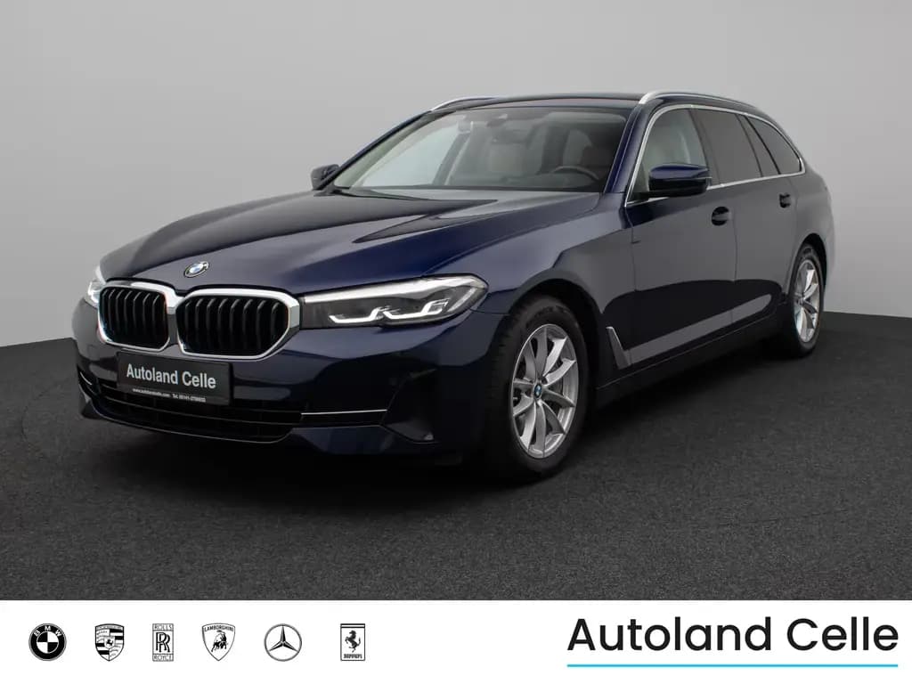 Main__Slider__Photo:BMW 5 Series 530d xD Panoram Kamera HUD DAB HiFi SoftCl Sport 08/2020-0