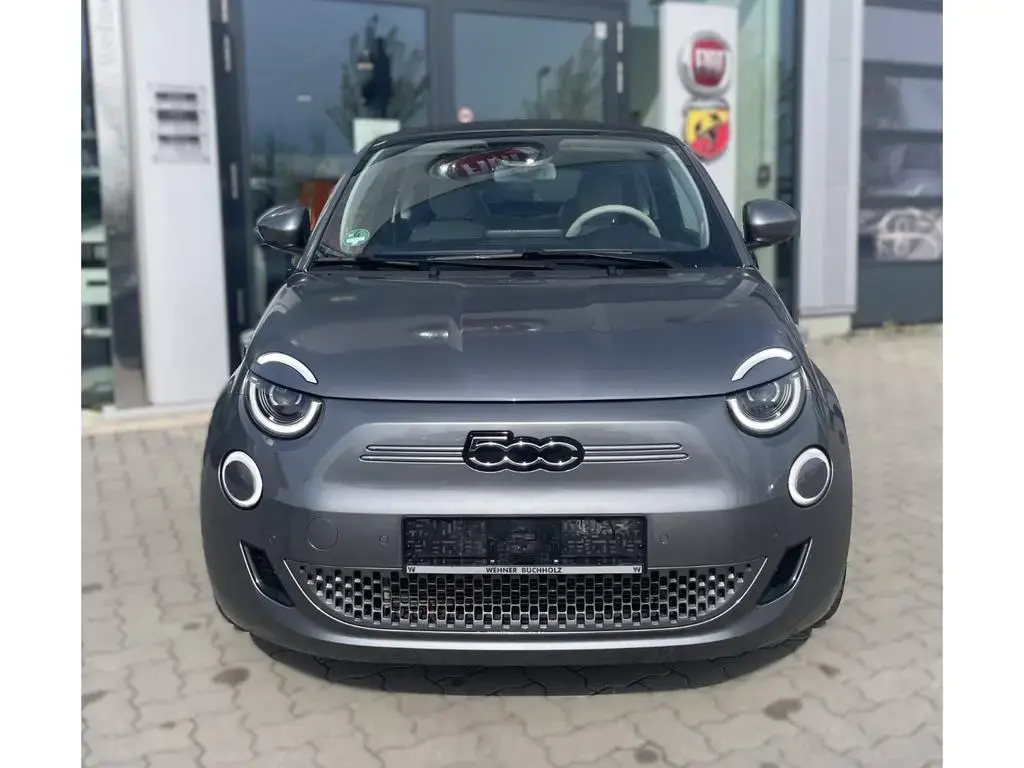 Main__Slider__Photo:Fiat 500e Cabrio la Prima by Bocelli *Rückfahrkamera 10/2023-1