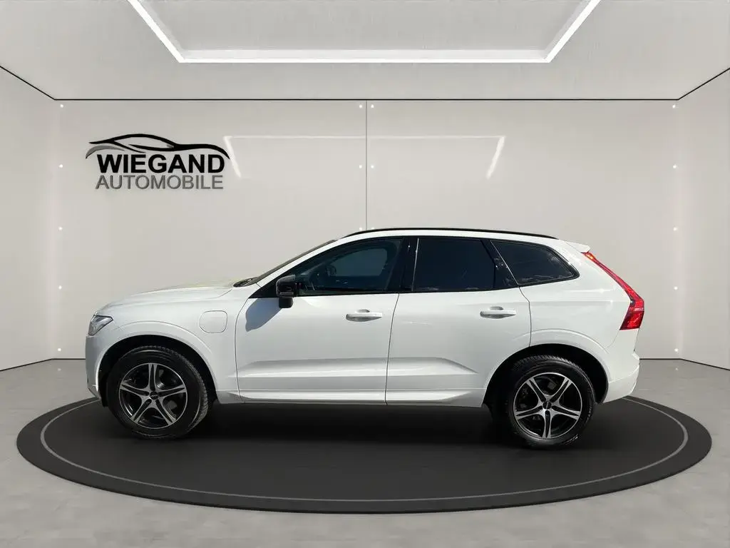 Main__Slider__Photo:Volvo XC60 R Design Expression Recharge Plug-In Hybrid 06/2021-1
