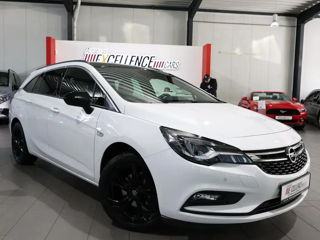 Main__Slider__Photo:Opel Astra K ST 1.4 T ULTIMATE OPC-LINE SPORT BLACK 01/2019-1