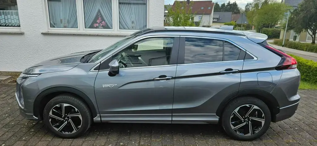 Main__Slider__Photo:Mitsubishi Eclipse Cross 2.4 PLUG-IN HYBRID 4WD Top 06/2021-1