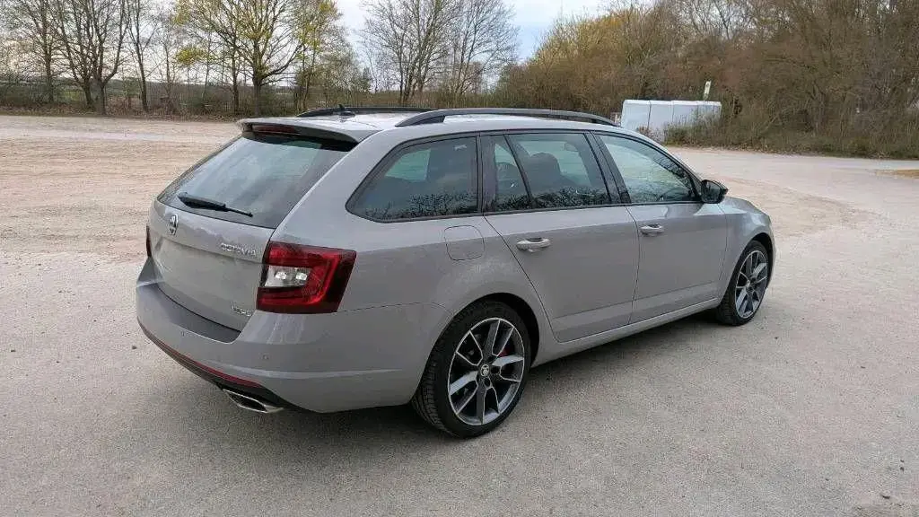 Main__Slider__Photo:Skoda Octavia RS 245 PS Benzin Navi/Led/Rü... 12/2019-1