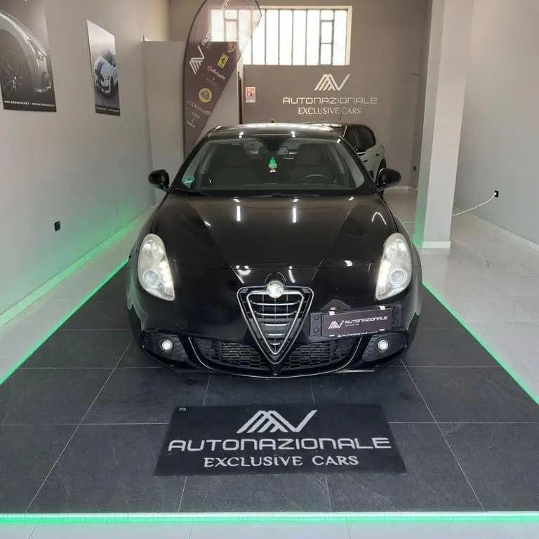 Main__Slider__Photo:Alfa Romeo Giulietta 2.0 JTDm-2 140 CV Distincti 06/2011-0