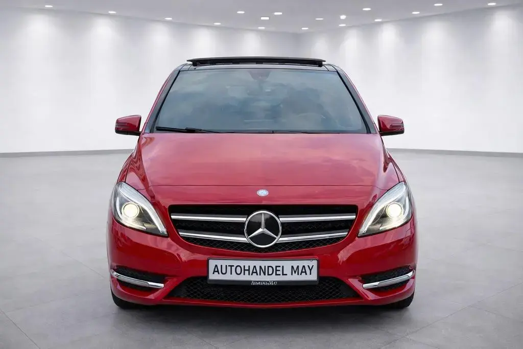 Main__Slider__Photo:Mercedes-Benz B-Class 200 Automatik Panorama 04/2012-1