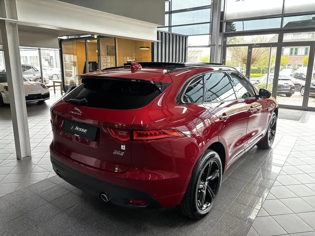 Main__Slider__Photo:Jaguar F-Pace R-Sport 30d Bi-Xenon Temp. Pano STHZ R.C 05/2017-0
