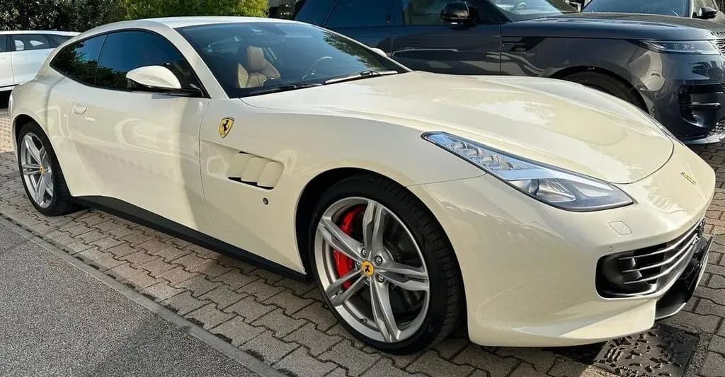 Main__Slider__Photo:Ferrari GTC4 Lusso GTC4Lusso T 11/2017-0