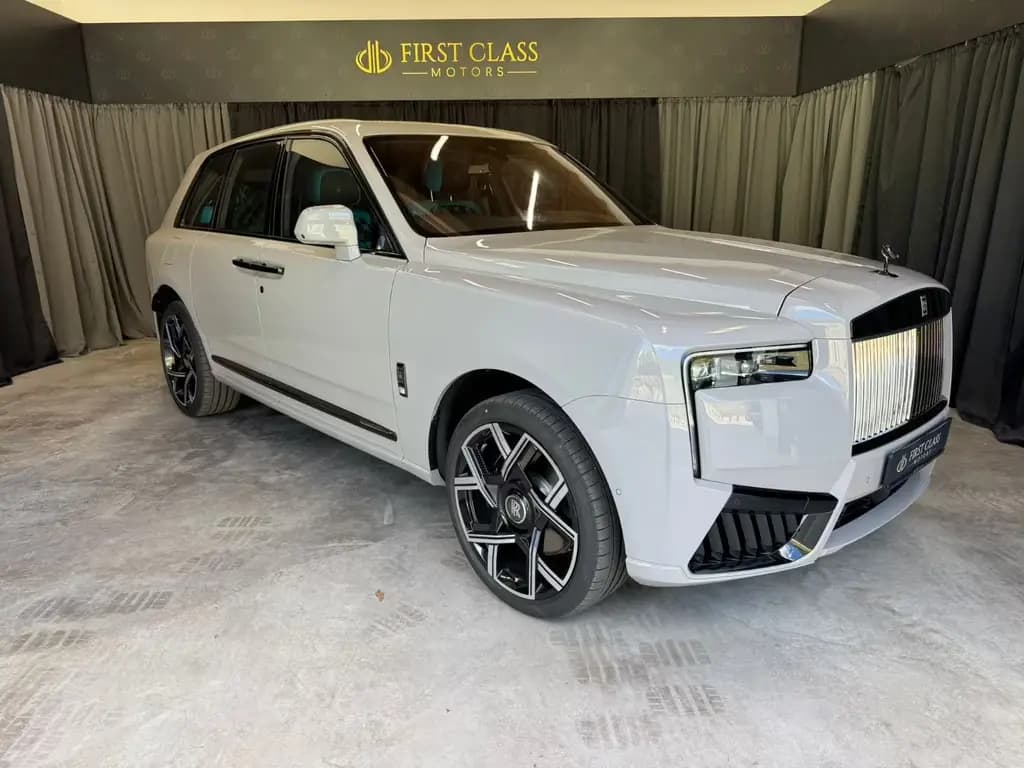 Main__Slider__Photo:Rolls-Royce Cullinan * Black Badge*Production 2026 null-0