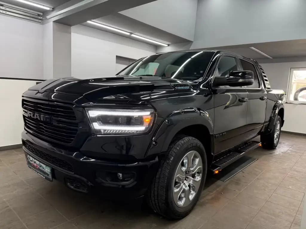 Main__Slider__Photo:Dodge RAM 1500 5.7 V8 HEMI eTORQUE Bighorn Crewcab/LKW 07/2023-0