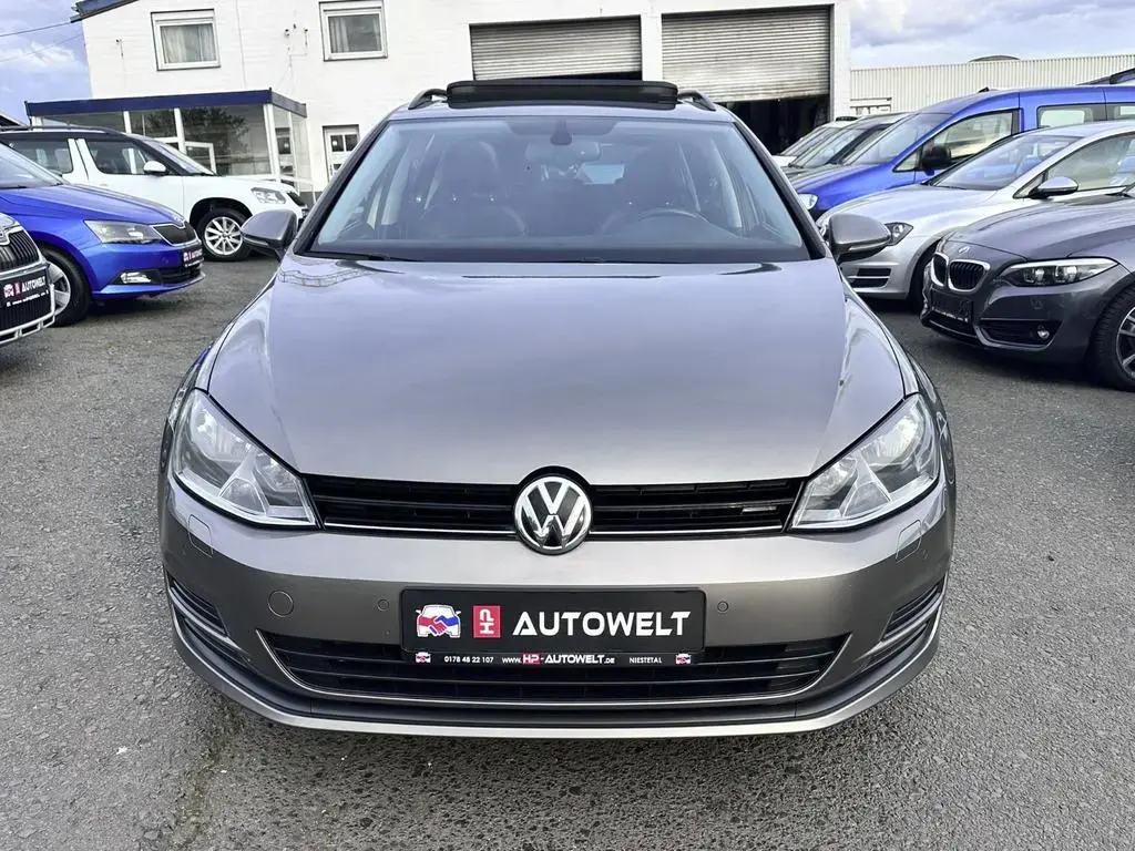 Main__Slider__Photo:Volkswagen Golf VII Variant Automatik PDC Navi AHK SHZ Pano 11/2016-1