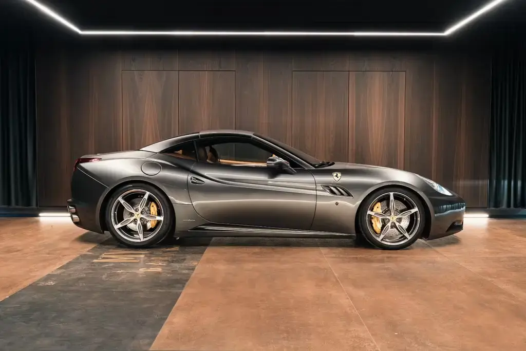 Main__Slider__Photo:Ferrari California 4.3 V8 4-Sitzer 07/2010-1