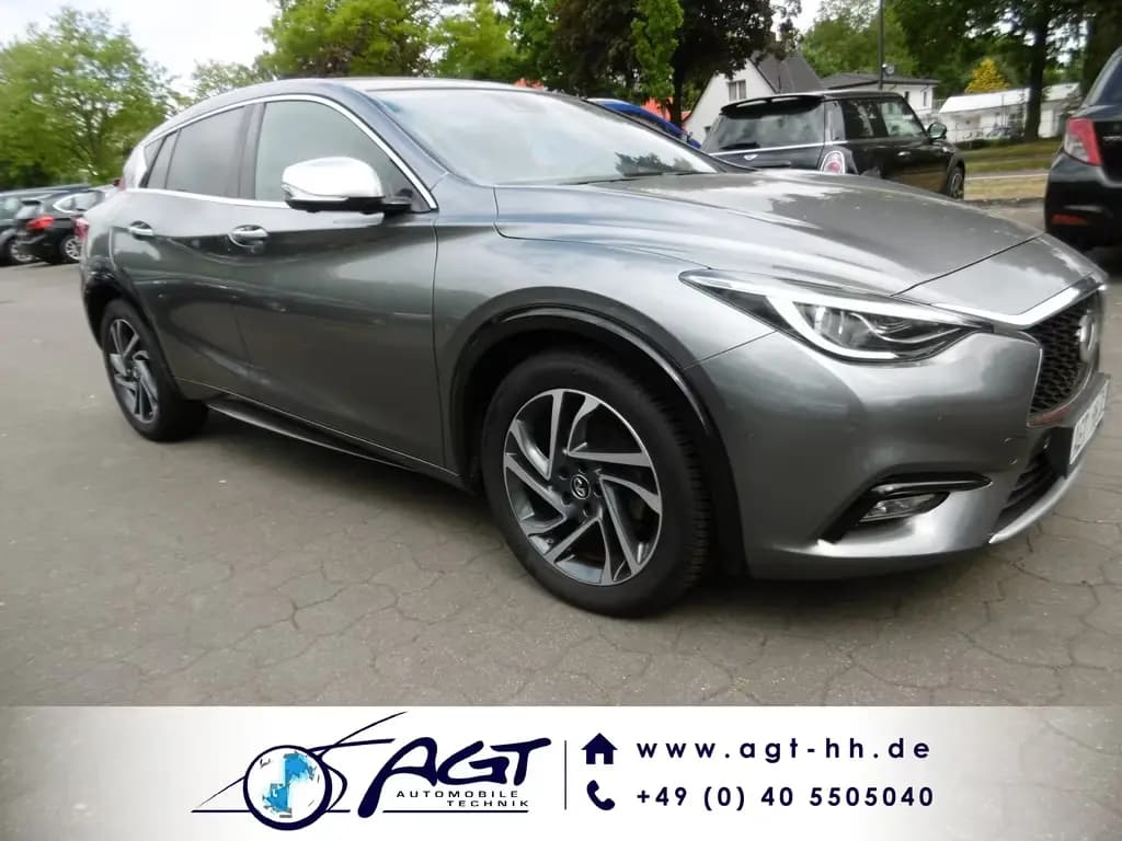 Main__Slider__Photo:Infiniti Q30 1.5d LUXE Nav LED Alcantara Keyless CAM PDC 08/2018-0
