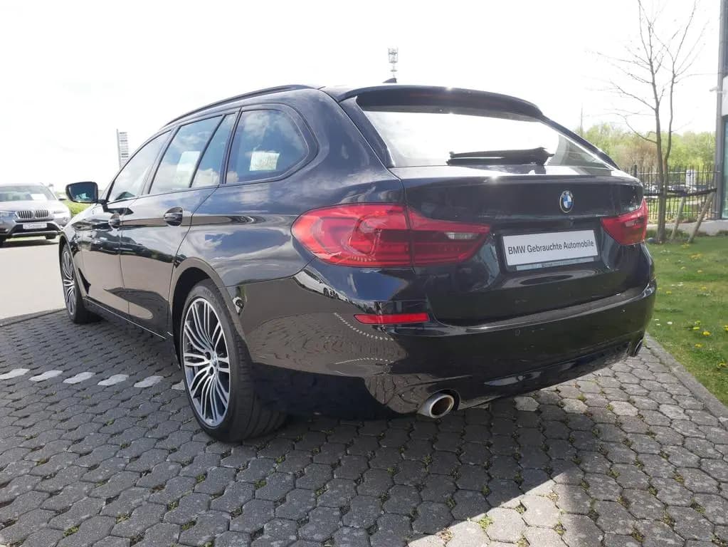 Main__Slider__Photo:BMW 5 Series 520d Touring Navi Bus. PDC RFK 06/2019-0