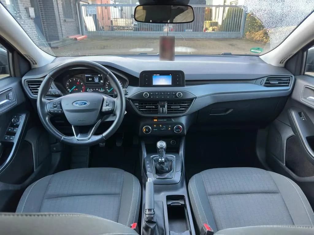 Main__Slider__Photo:Ford Focus 2019. 1.0 125ps 03/2019-0