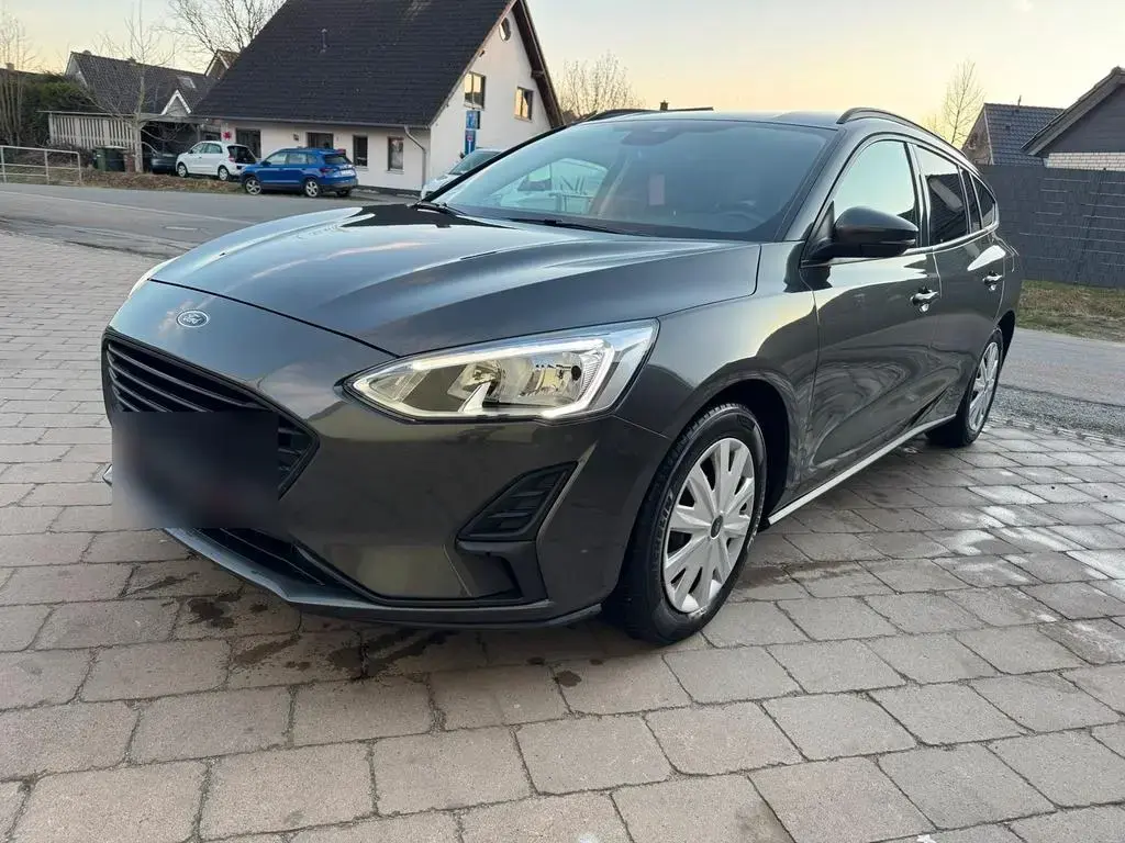 Main__Slider__Photo:Ford Focus 2019. 1.0 125ps 03/2019-1