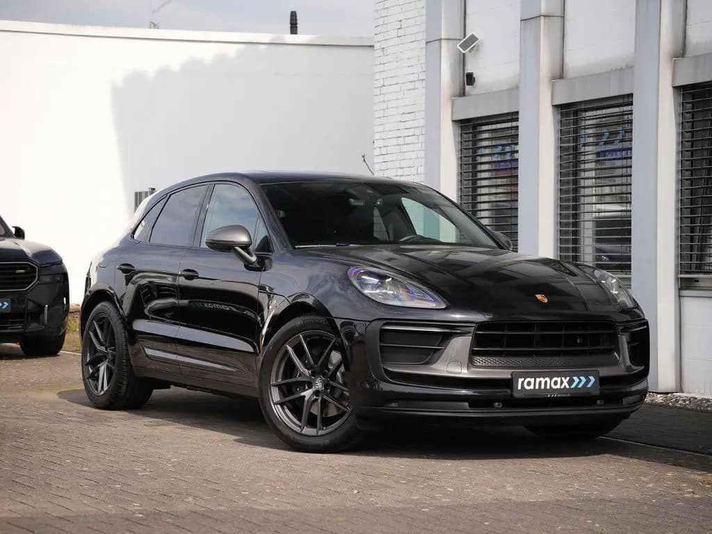 Main__Slider__Photo:Porsche Macan T LUFTF.-PANO-SPORTABGAS.-20"S-VOLL-LEDER 11/2022-0