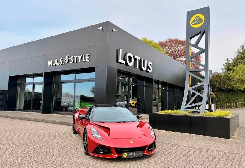 Main__Slider__Photo:Lotus Emira i4 First Edition Folie + Keramikversiegelt 07/2024-0