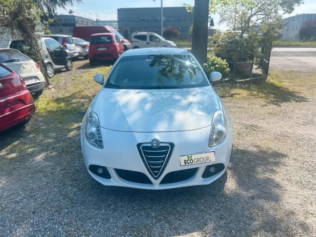 Main__Slider__Photo:Alfa Romeo Giulietta 1.6 JTDm-2 105 CV Progressi 06/2011-0