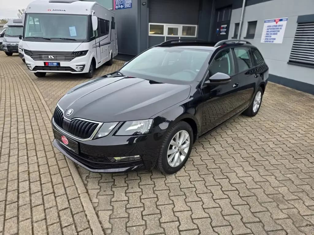 Main__Slider__Photo:Skoda Octavia Combi Tour, Sitzheizung, Alu,AHK 10/2020-0