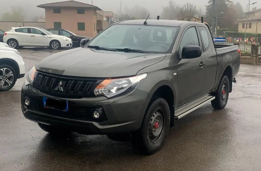 Main__Slider__Photo:Mitsubishi L200 4 Posti, autoc, tdi 4x4, unico p 04/2018-0