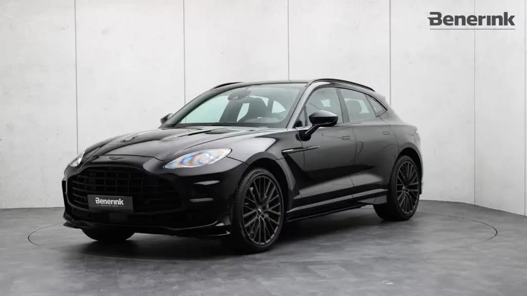 Main__Slider__Photo:Aston Martin DBX 4.0 V8 707, Carbon, Sitzbelüft, AHK, Pano 02/2023-0