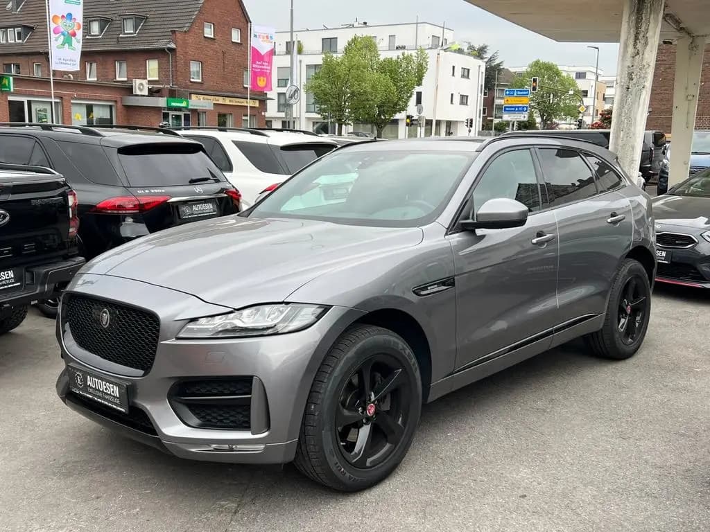 Main__Slider__Photo:Jaguar F-Pace R-Sport+KAMERA+PANO+MERIDIAN+AHK+LEDER 09/2020-0