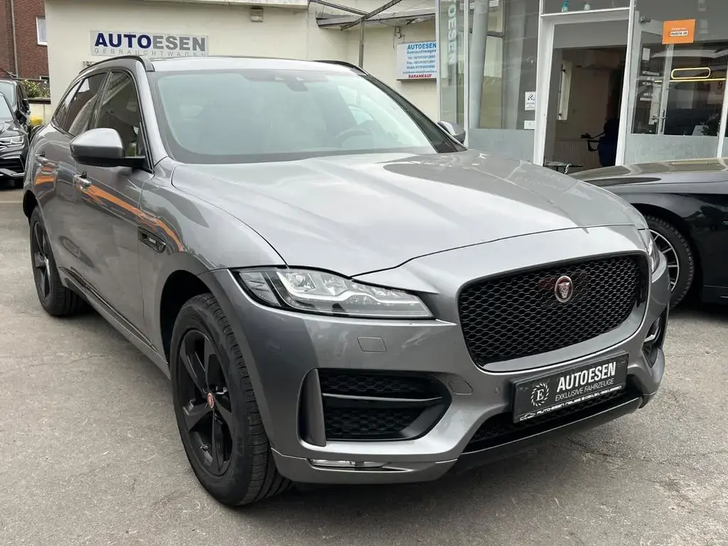 Main__Slider__Photo:Jaguar F-Pace R-Sport+KAMERA+PANO+MERIDIAN+AHK+LEDER 09/2020-1