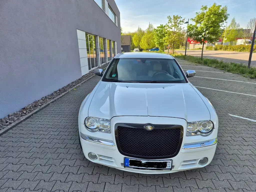 Main__Slider__Photo:Chrysler 300C 3.0 CRD Autom. - Sommerauto HU 04/2028 12/2007-1