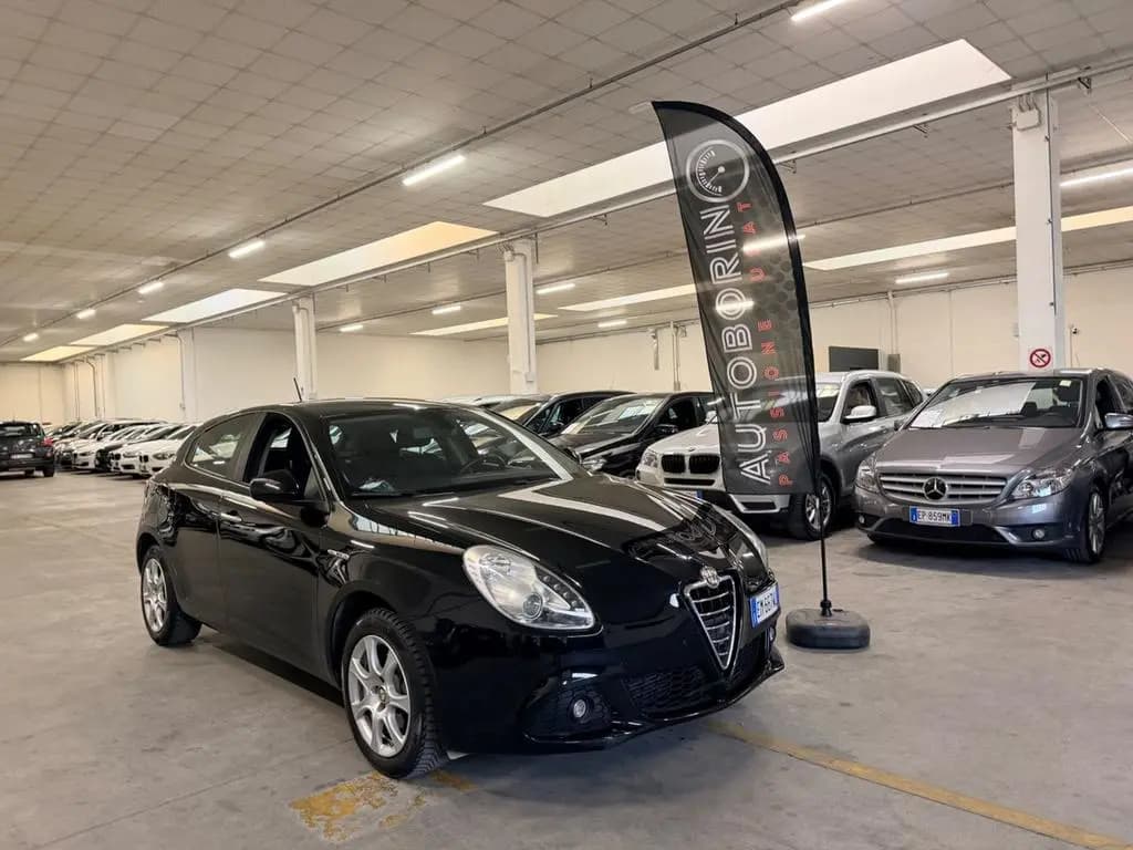 Main__Slider__Photo:Alfa Romeo Giulietta 1.4 Turbo 105 CV Progressio 04/2012-0