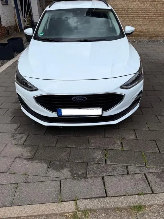 Main__Slider__Photo:Ford Focus 1,0 EcoBoost 74kW Cool & Connect Turni... 02/2023-0