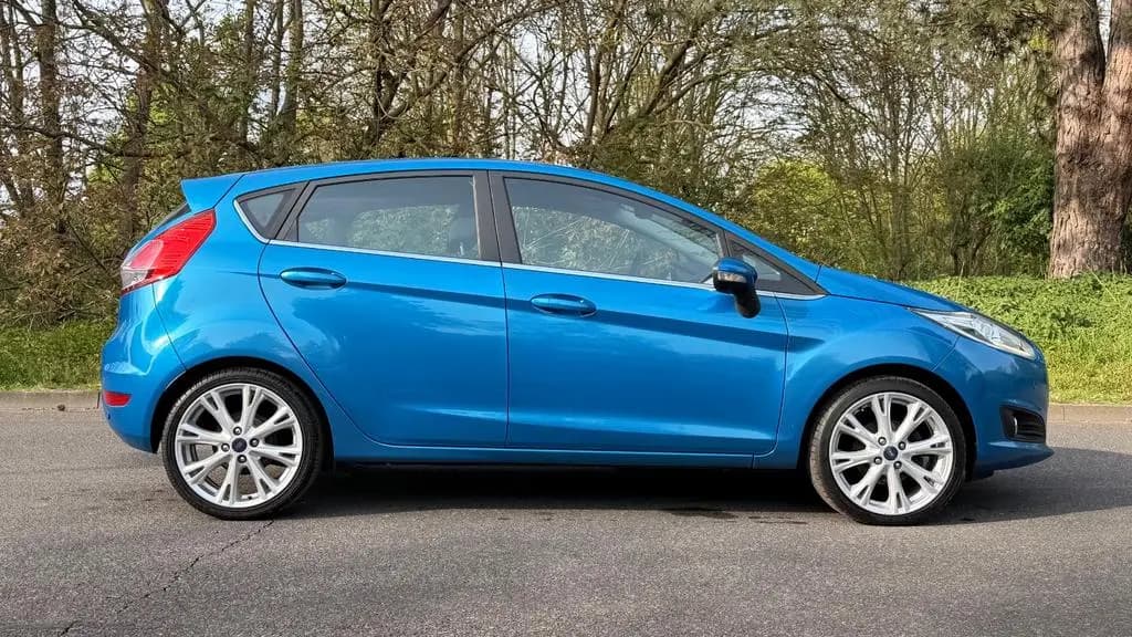 Main__Slider__Photo:Ford Fiesta Titanium/Zahnriemen&Kupplung/ neu* 03/2014-0
