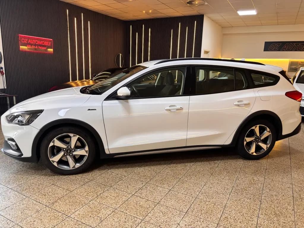 Main__Slider__Photo:Ford Focus Turnier Active 02/2019-0