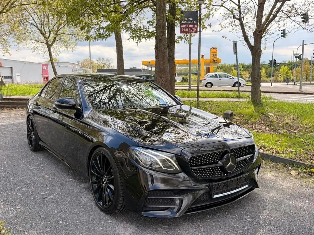 Main__Slider__Photo:Mercedes-Benz E-Class 53 AMG Limousine 4Matic+ Night Paket + EU6 06/2019-0