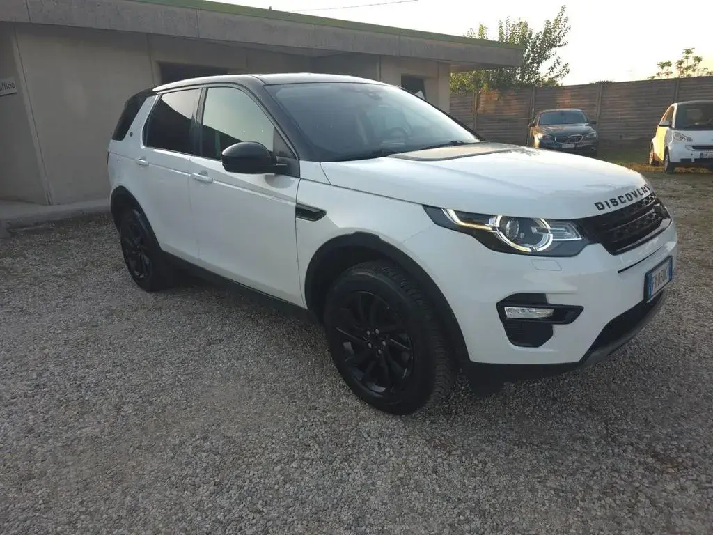 Main__Slider__Photo:Land Rover Discovery Sport 2.0 eD4 150 CV 2WD HS 05/2019-1