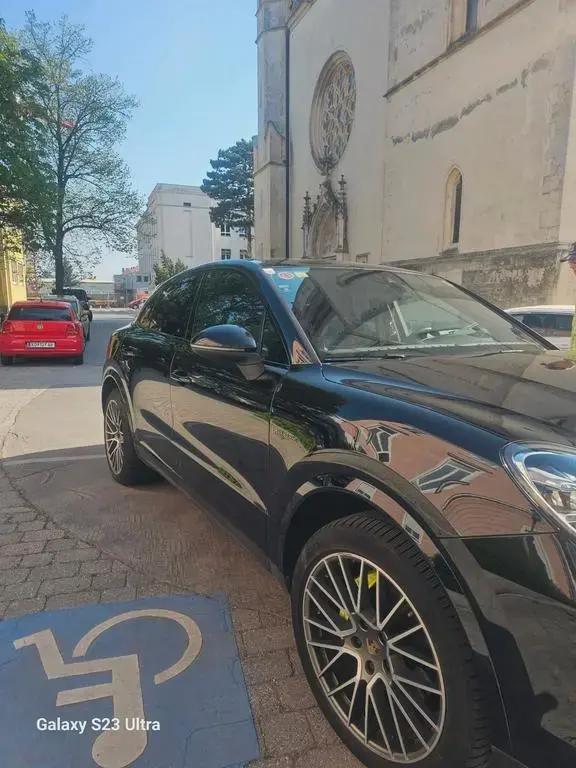 Main__Slider__Photo:Porsche Cayenne E-Hybrid Platinum Edition Platinum E... 06/2022-1