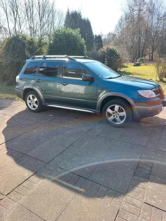 Main__Slider__Photo:Mitsubishi Outlander 01/2005-0
