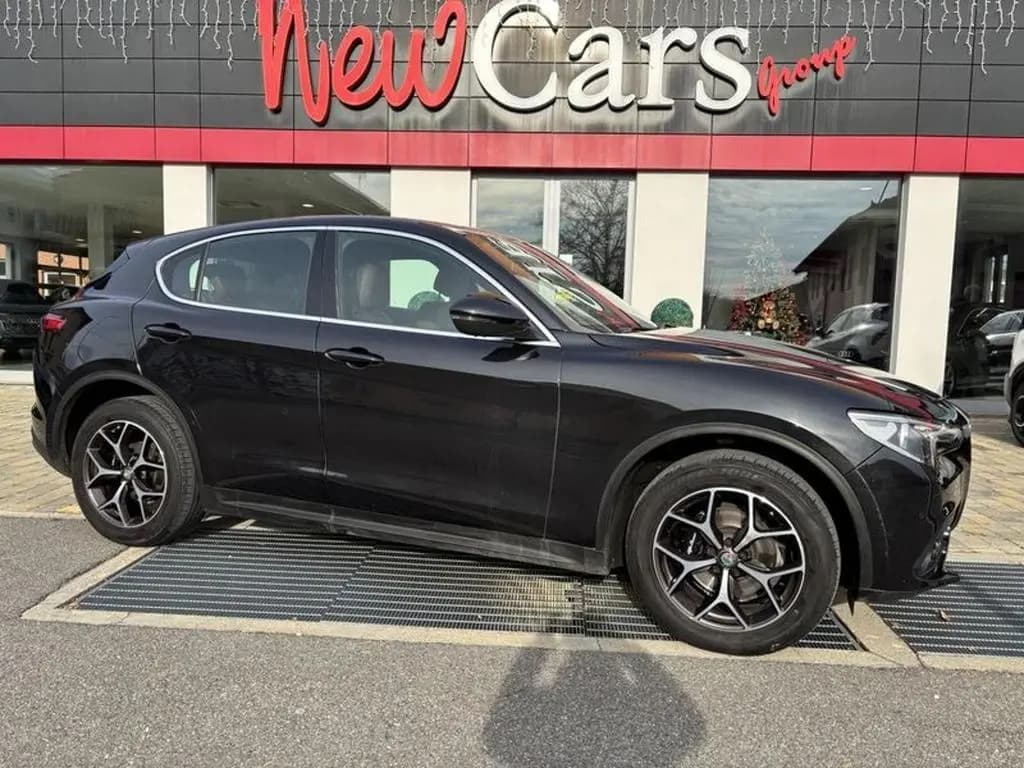 Main__Slider__Photo:Alfa Romeo Stelvio 2.2 Turbodiesel 210 CV AT8 Q4 07/2018-0